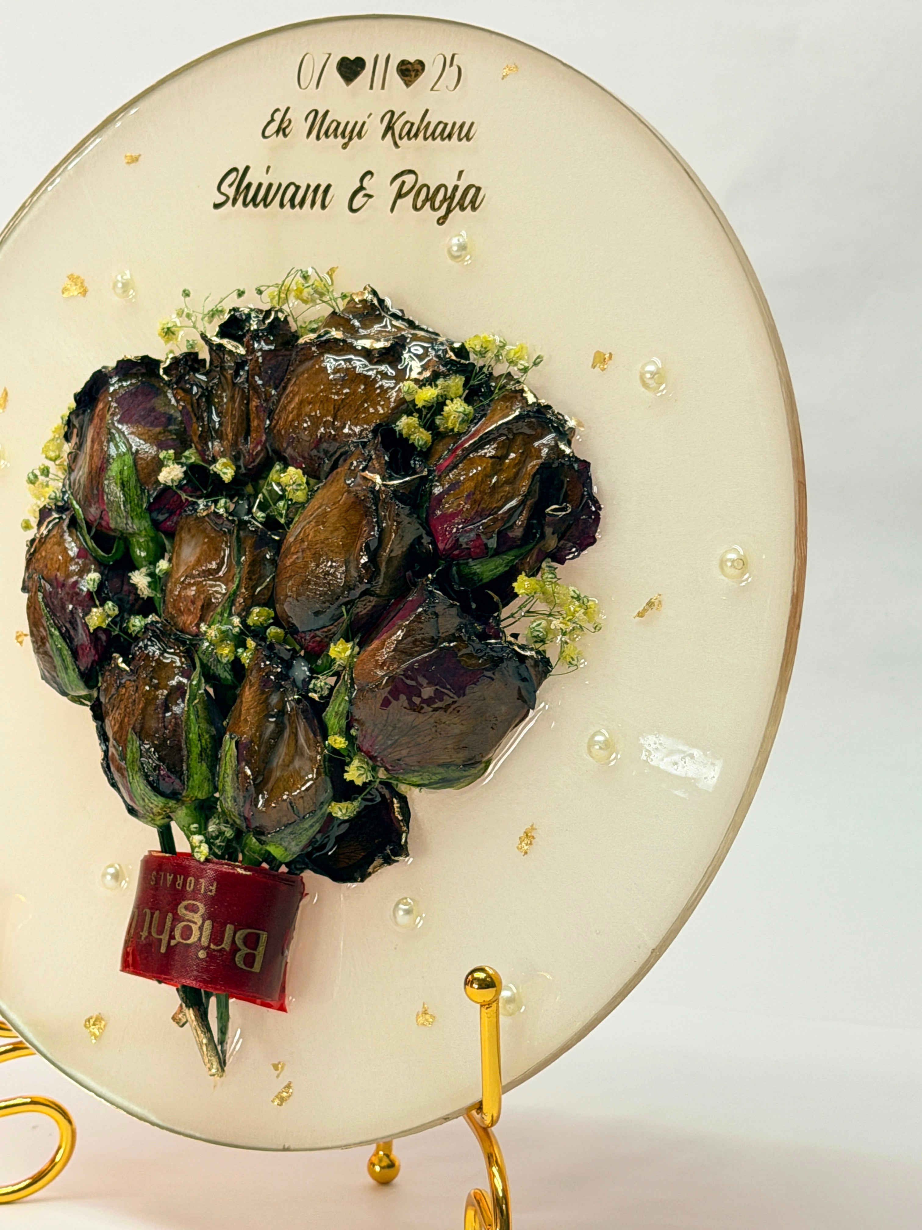 MKL Resin Arts Personalized Wedding Resin Frame – Handmade Floral Keepsake, 10-Inch with Stand