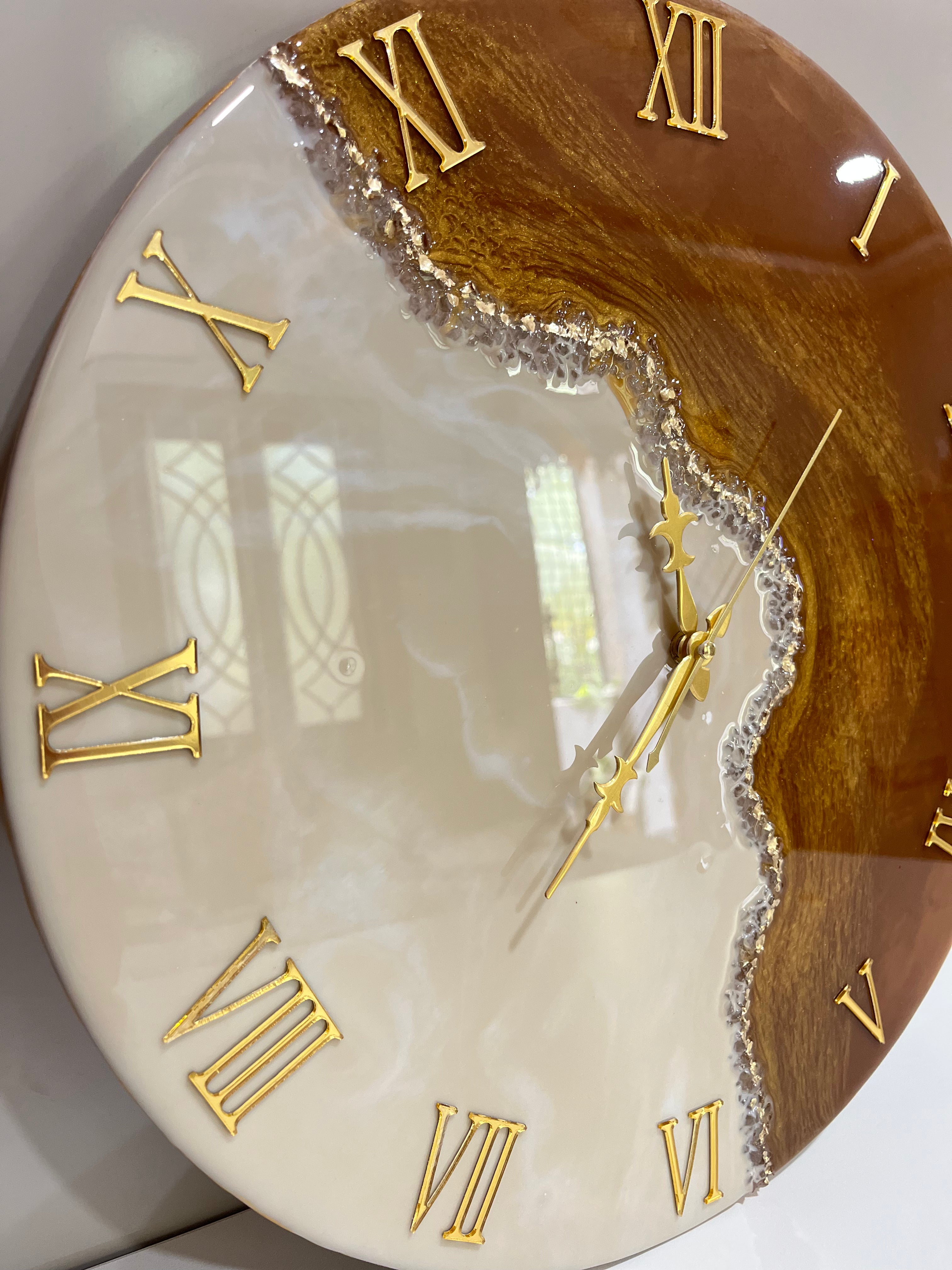 Mklarts Resin Wall Clock, Gold and Cream Pour, 14Inch, for Living Room & Bedroom