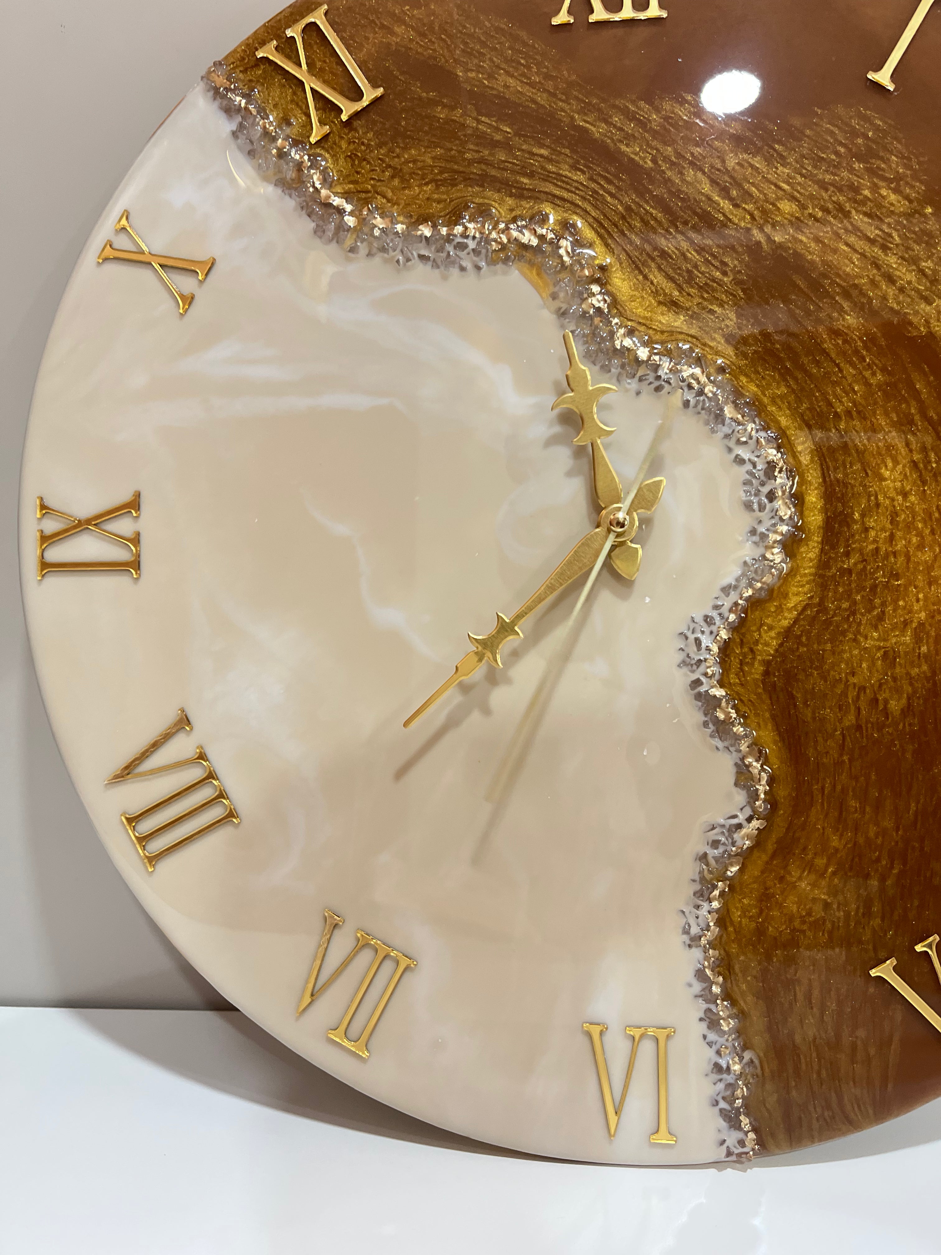 Mklarts Resin Wall Clock, Gold and Cream Pour, 14Inch, for Living Room & Bedroom