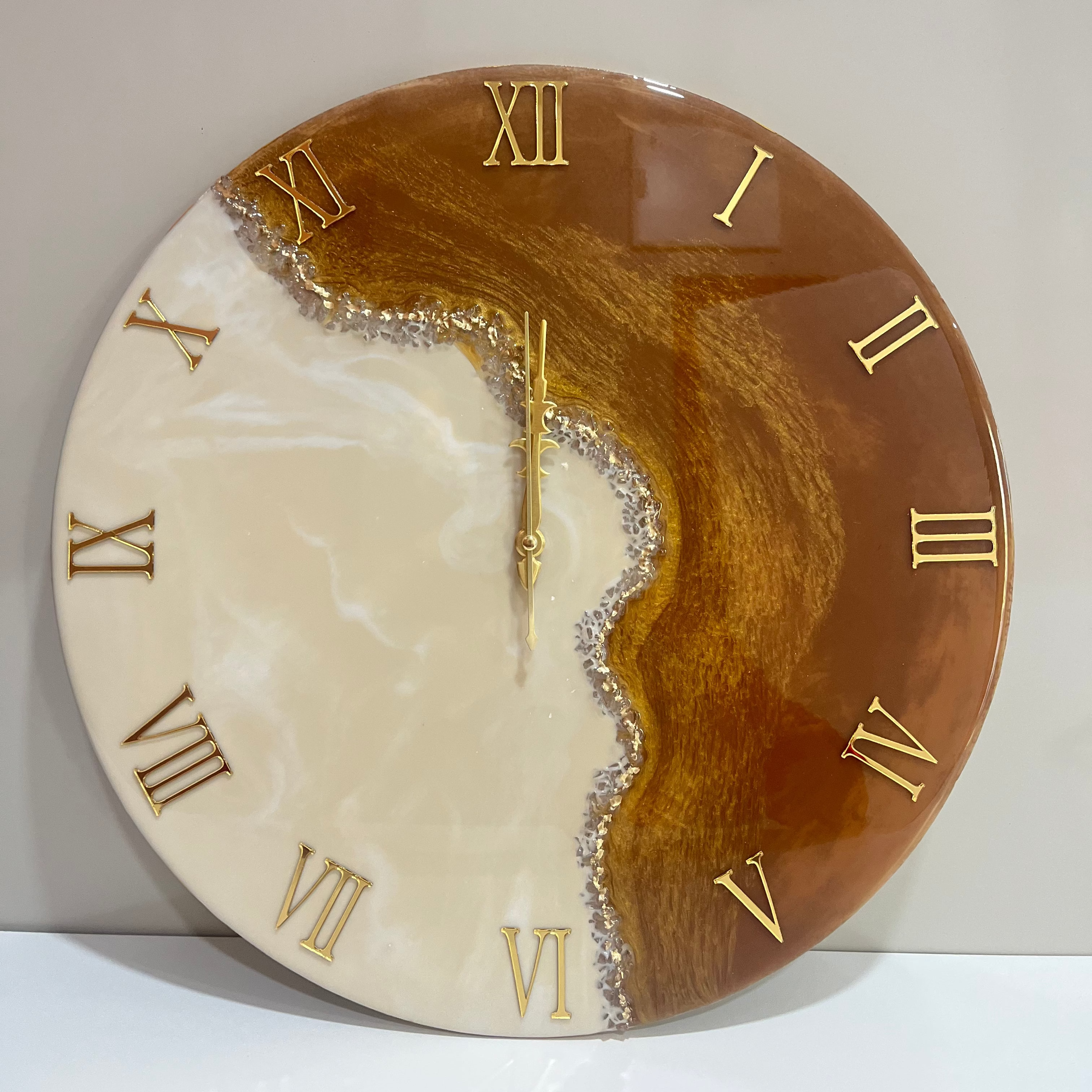 Mklarts Resin Wall Clock, Gold and Cream Pour, 14Inch, for Living Room & Bedroom